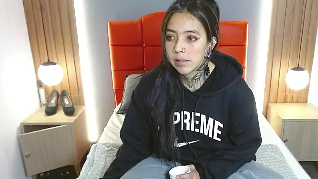 LiaMonroee  online show from February 2026 12:02:02 PM