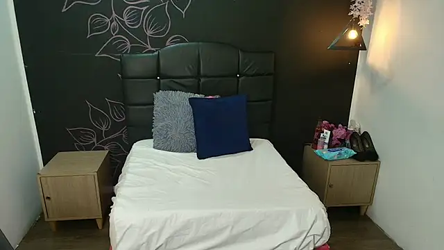 LiaMonroee  online show from January 2026 12:01:02 PM