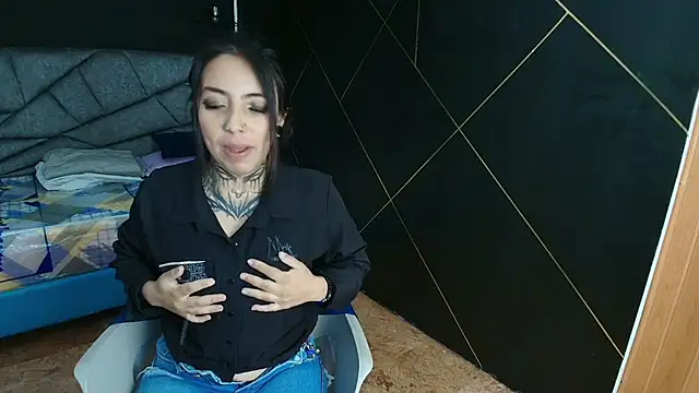 LiaMonroee  online show from November 2025 12:41:01 PM