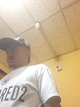 Loquendo2201 online show from September 2025 11:15:02 PM