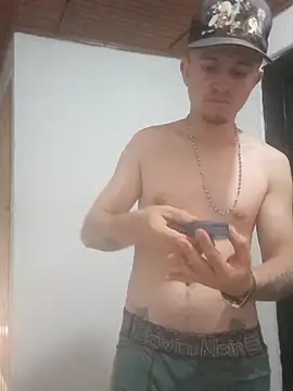 Loquendo2201 online show from September 2025 10:20:02 PM