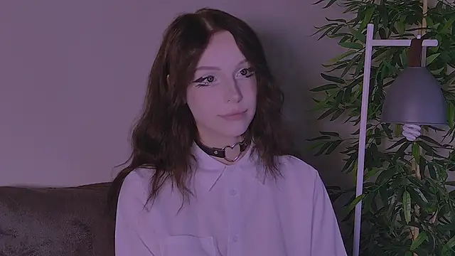 claire bennett online show from May 2026 01:59:03 AM