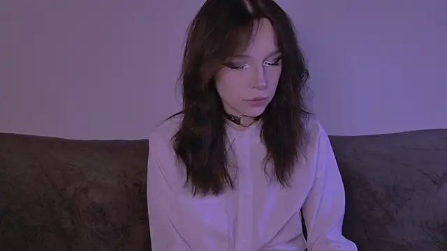 claire bennett online show from April 2026 01:45:01 AM