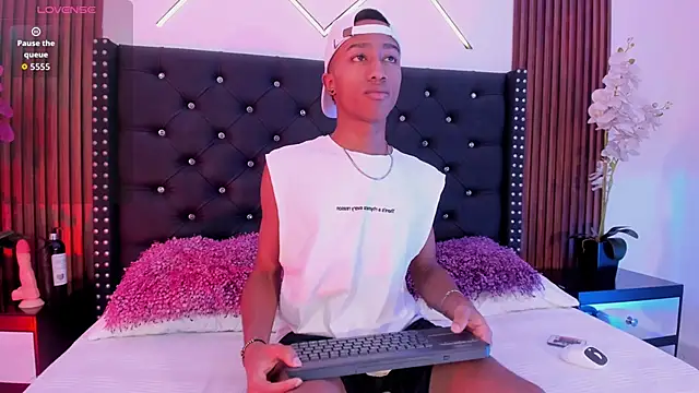 Snapshot of SammyAdams_ chatting on September 2025 08:04:02 PM SammyAdams online show from September 2025 08:04:02 PM
