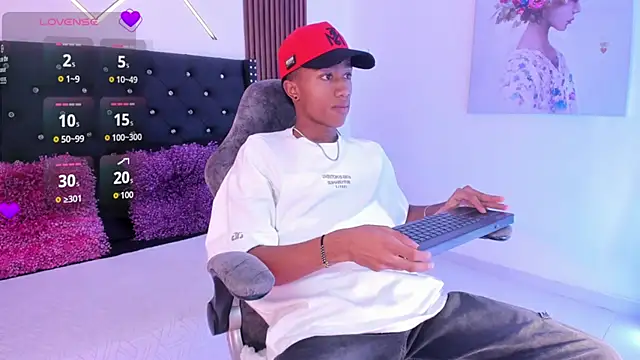 Snapshot of SammyAdams_ chatting on October 2025 08:02:01 PM SammyAdams online show from October 2025 08:02:01 PM