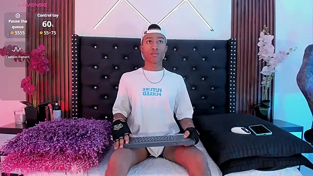 Snapshot of SammyAdams_ chatting on September 2025 07:42:01 PM SammyAdams online show from September 2025 07:42:01 PM