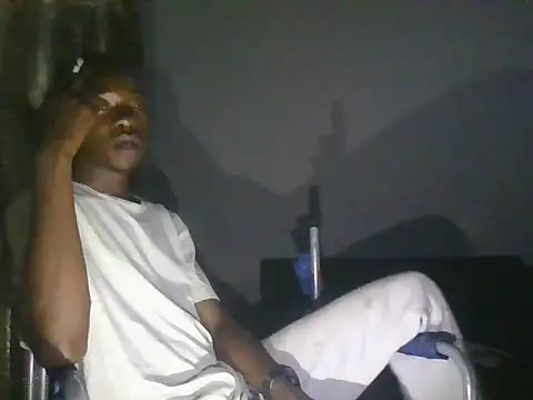 Snapshot of Nykho17 chatting on October 2025 10:31:01 PM Nykho17 online show from October 2025 10:31:01 PM