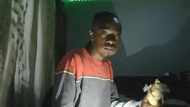 Snapshot of Nykho17 chatting on November 2025 07:39:01 PM Nykho17 online show from November 2025 07:39:01 PM