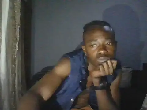 Snapshot of Nykho17 chatting on October 2025 06:37:01 PM Nykho17 online show from October 2025 06:37:01 PM