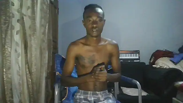 Snapshot of Nykho17 chatting on November 2025 08:57:02 PM Nykho17 online show from November 2025 08:57:02 PM