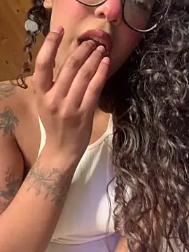 caritobeachdh online show from December 2025 05:45:01 AM