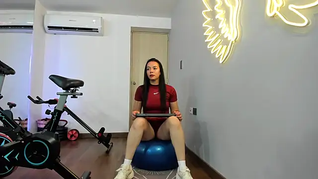 hillary chen online show from September 2025 12:00:02 PM