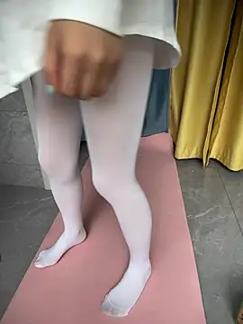 jingjing005 online show from June 2026 06:43:02 AM