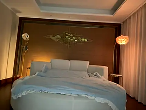 yuer2563 online show from November 2025 02:55:01 PM