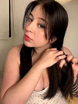 Snapshot of NicoleLeinn chatting on September 2025 12:38:02 AM NicoleLeinn online show from September 2025 12:38:02 AM