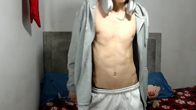 dylann ross online show from February 2026 12:01:02 AM