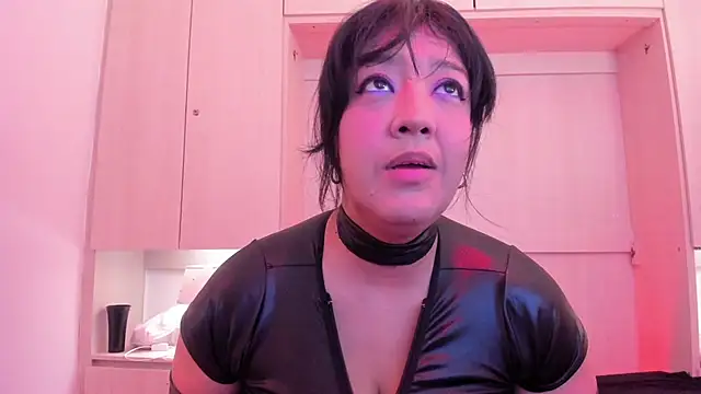 VickyRuiz  online show from July 2026 12:24:01 PM