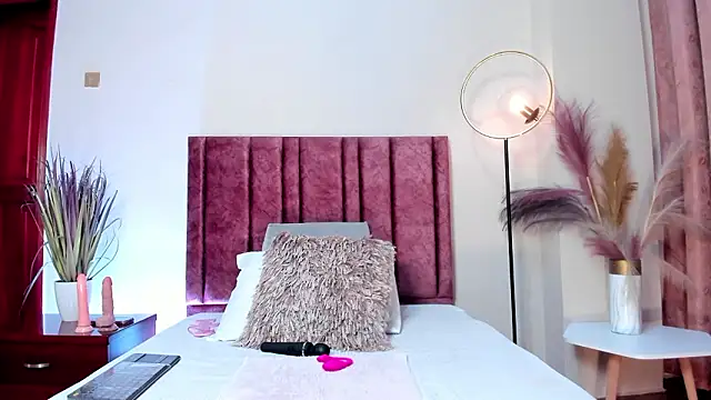 AmaraYasbel online show from February 2026 05:57:01 PM