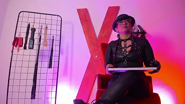 Miss Mirandaa online show from November 2025 02:16:01 PM