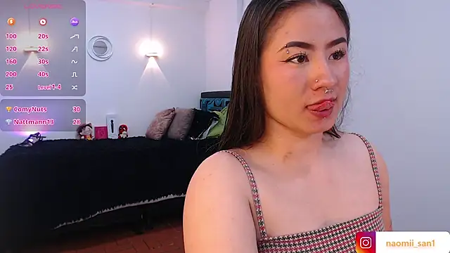 naomii san online show from September 2025 09:40:01 PM
