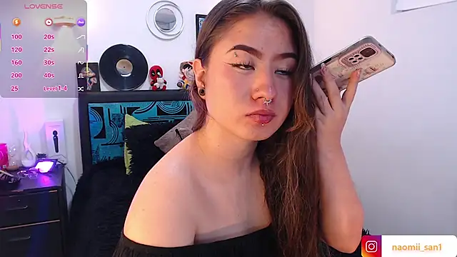 naomii san online show from September 2025 08:41:02 PM