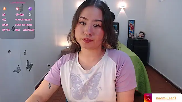 naomii san online show from September 2025 10:05:01 PM