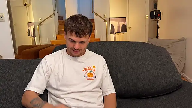 Snapshot of lenruy chatting on December 2025 01:11:01 AM lenruy online show from December 2025 01:11:01 AM