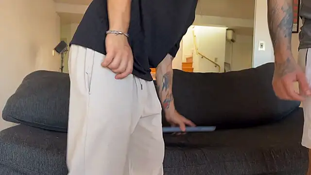 Snapshot of lenruy chatting on December 2025 09:20:02 PM lenruy online show from December 2025 09:20:02 PM