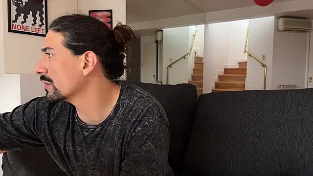 Snapshot of lenruy chatting on October 2025 07:57:02 PM lenruy online show from October 2025 07:57:02 PM