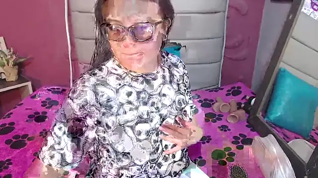 Snapshot of Cailing_Zu chatting on October 2025 07:25:01 PM Cailing Zu online show from October 2025 07:25:01 PM