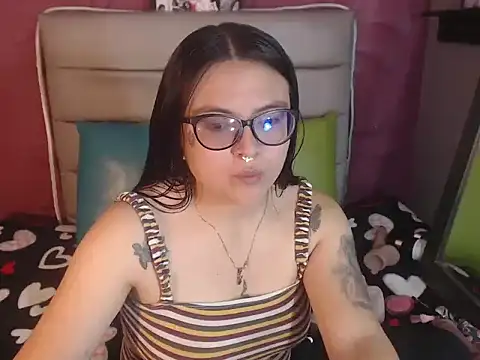 Snapshot of Cailing_Zu chatting on September 2025 07:42:01 PM Cailing Zu online show from September 2025 07:42:01 PM