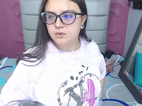 Cailing Zu online show from November 2025 07:50:02 PM