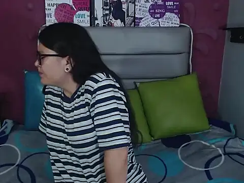 Snapshot of Cailing_Zu chatting on September 2025 07:37:02 PM Cailing Zu online show from September 2025 07:37:02 PM