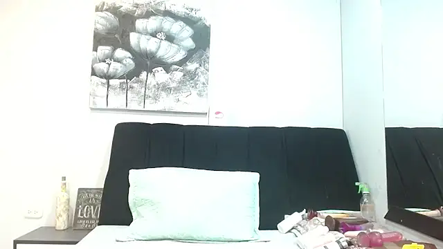 DonnaJoness online show from November 2025 07:51:02 PM