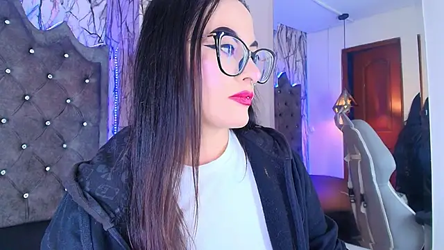 Zami Escobar of online show from November 2025 06:55:02 PM