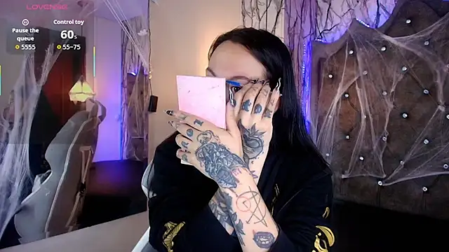 Zami Escobar of online show from November 2025 05:38:02 PM