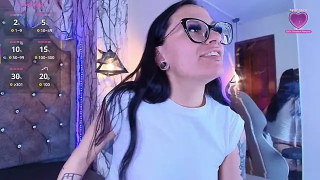 Zami Escobar of online show from December 2025 05:51:01 PM