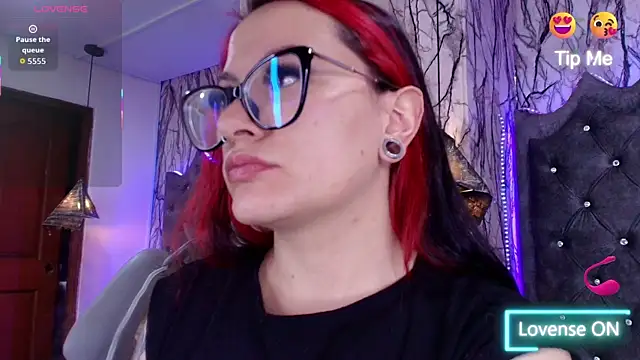 Zami Escobar of online show from April 2026 04:02:01 PM