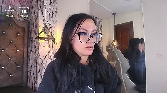 Zami Escobar of online show from November 2025 06:29:02 PM