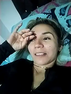 Snapshot of Ms_lunaRose chatting on October 2025 08:54:02 PM Ms lunaRose online show from October 2025 08:54:02 PM