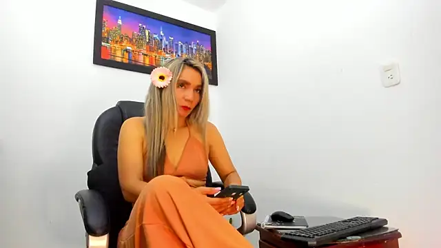 Snapshot of Ms_lunaRose chatting on October 2025 12:47:02 AM Ms lunaRose online show from October 2025 12:47:02 AM