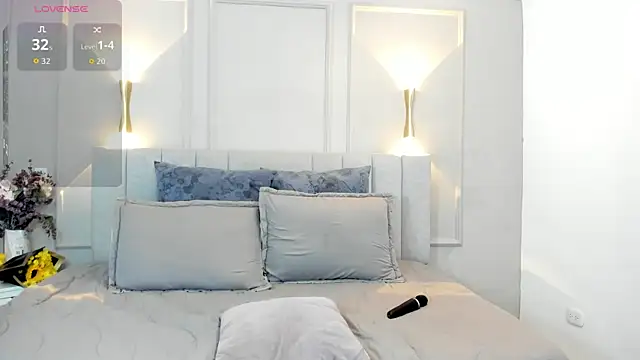 victoria bourne online show from December 2025 07:12:01 PM