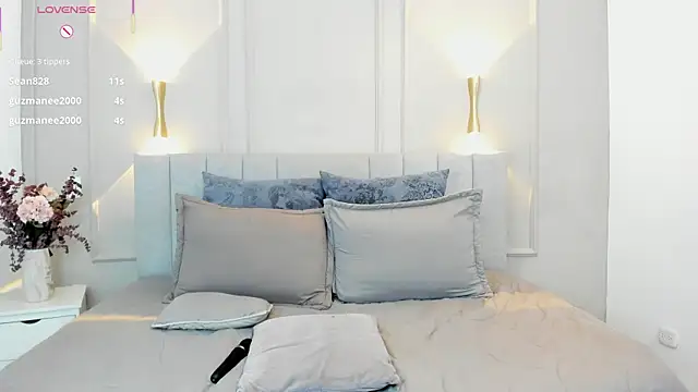 victoria bourne online show from December 2025 07:14:02 PM