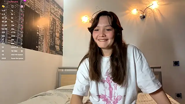 Snapshot of KiraVelvet chatting on September 2025 09:30:01 AM KiraVelvet online show from September 2025 09:30:01 AM