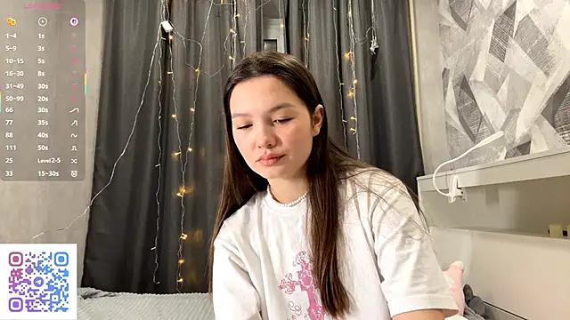 Snapshot of KiraVelvet chatting on December 2025 05:07:02 PM KiraVelvet online show from December 2025 05:07:02 PM