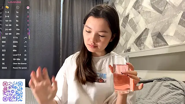 Snapshot of KiraVelvet chatting on November 2025 08:06:02 AM KiraVelvet online show from November 2025 08:06:02 AM