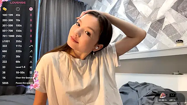 Snapshot of KiraVelvet chatting on October 2025 01:23:01 PM KiraVelvet online show from October 2025 01:23:01 PM