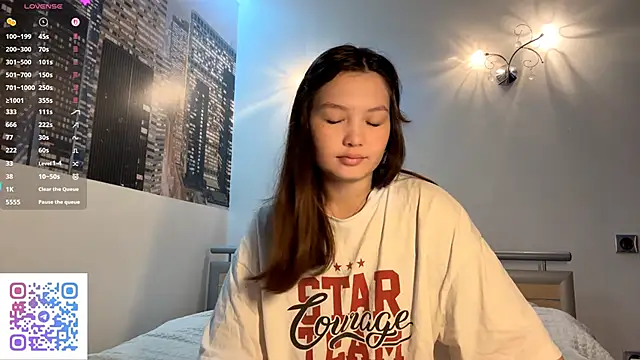 Snapshot of KiraVelvet chatting on September 2025 02:50:02 AM KiraVelvet online show from September 2025 02:50:02 AM