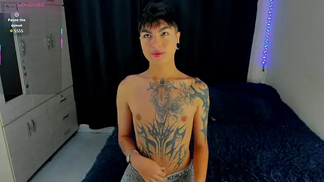 Snapshot of Dark_luckyyy chatting on November 2025 12:19:01 PM Dark luckyyy online show from November 2025 12:19:01 PM