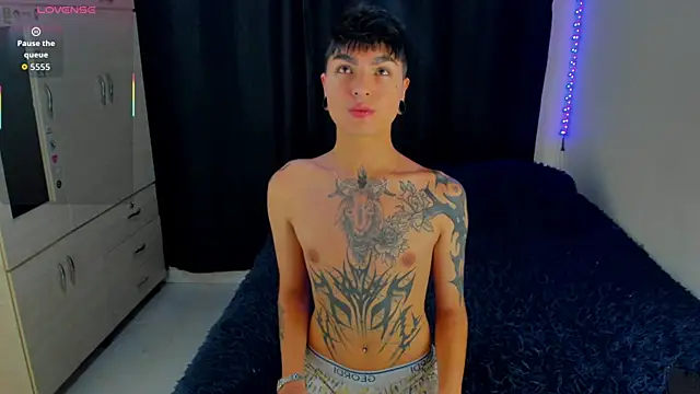 Snapshot of Dark_luckyyy chatting on November 2025 08:12:01 PM Dark luckyyy online show from November 2025 08:12:01 PM